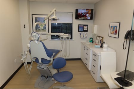 Operatory room with a single chair